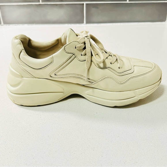 Gucci Unisex Rhyton Vintage Logo Oversized Leather Sneakers - Picture 5 of 9
